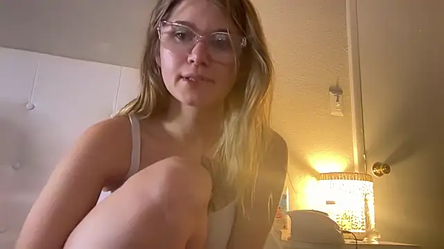 riley_ray69 (F young) - naked 20 min