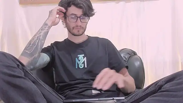 Loggan_donnelly webcam