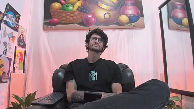 Loggan_donnelly webcam