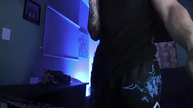 Dominatofstupid webcam