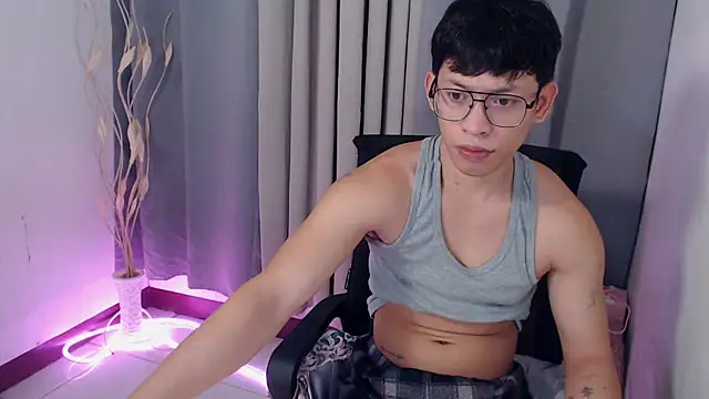 pinkcock_froi2305 webcam