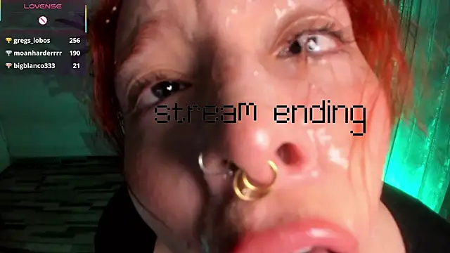 bri_von_dhara__ webcam