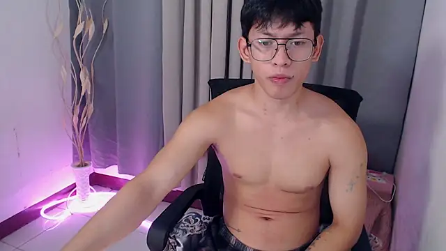 pinkcock_froi2305 webcam