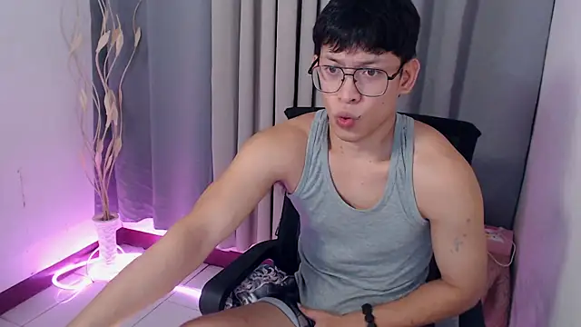 pinkcock_froi2305 webcam