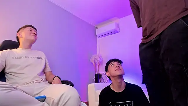 Handsomeboyss19 webcam