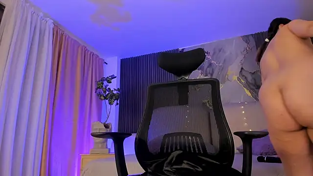 SarahCastro1_ webcam