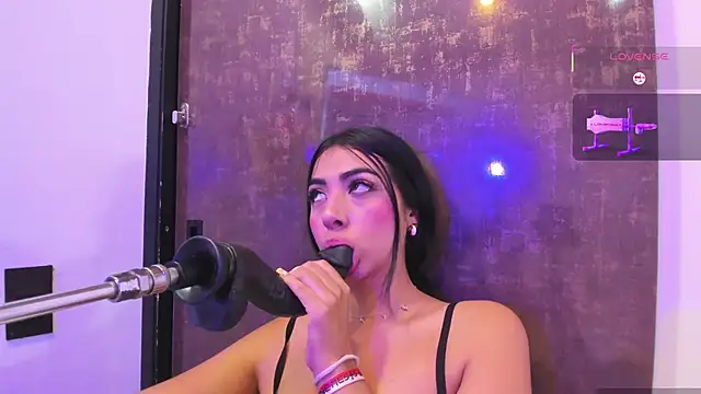 cherry_skinny_ webcam