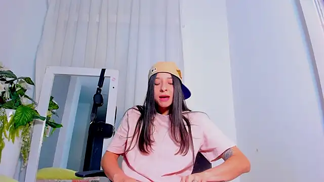 ViictoriiaSaenz webcam