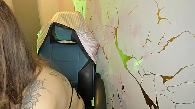 scarbadgirl_ (T teen) - show ass open