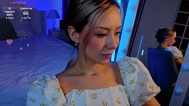 lummina (F teen) - SUCK FINGER + EYE CONTACT