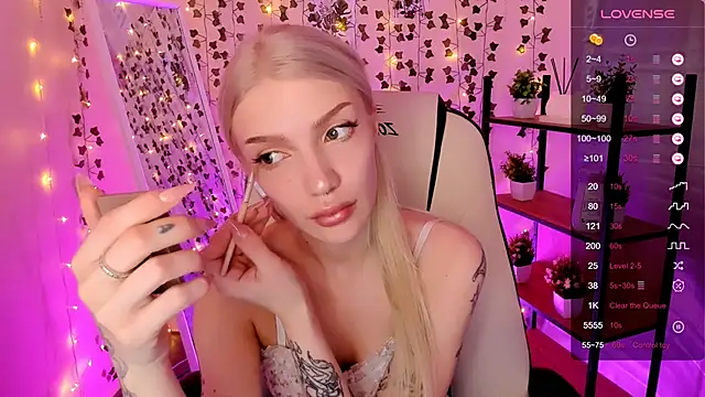 AnyaTaylor_ webcam