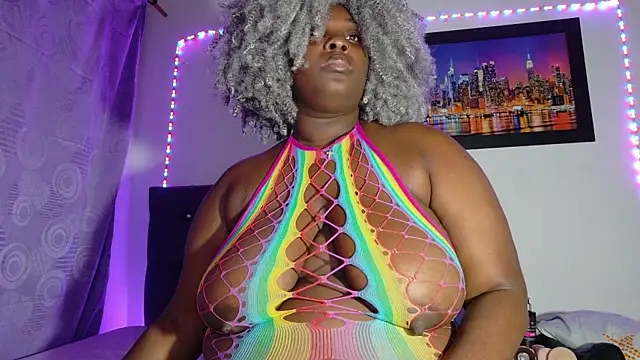 ebony_NeighborMoans webcam