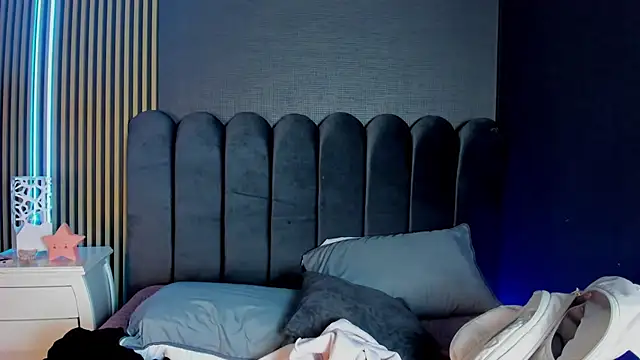 Nicolette_ks_ webcam