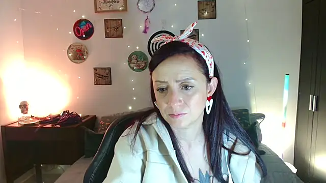 Katicalatinmilf webcam