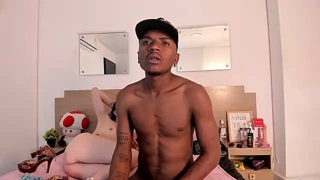 Ebony_N_Blonde webcam