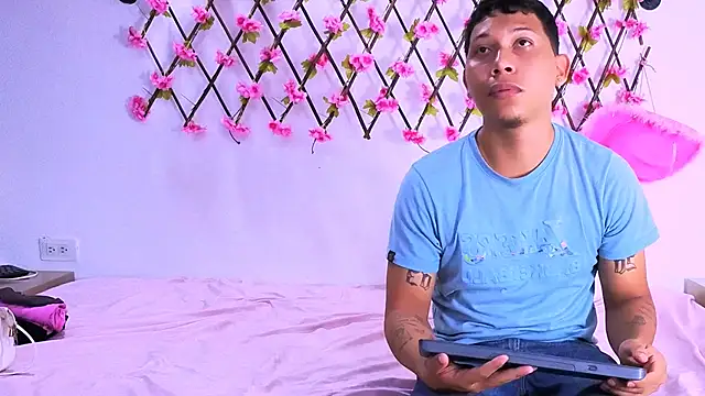 ANNA_AND_MASTERBOY webcam