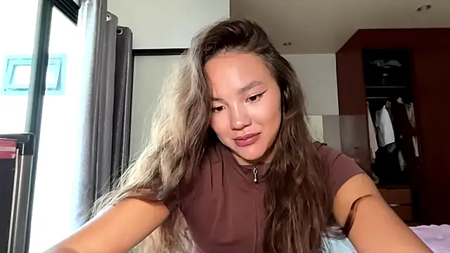 kamila_18_french webcam