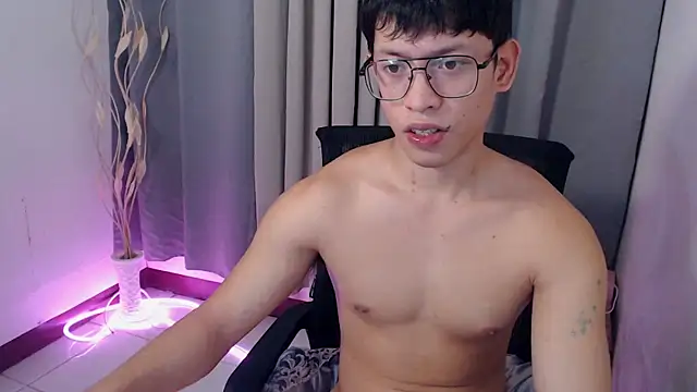 pinkcock_froi2305 webcam