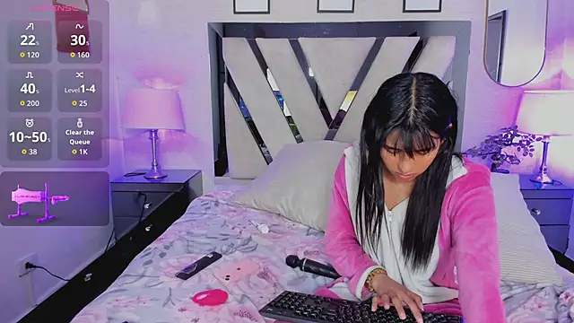 Violettaa_Stone webcam