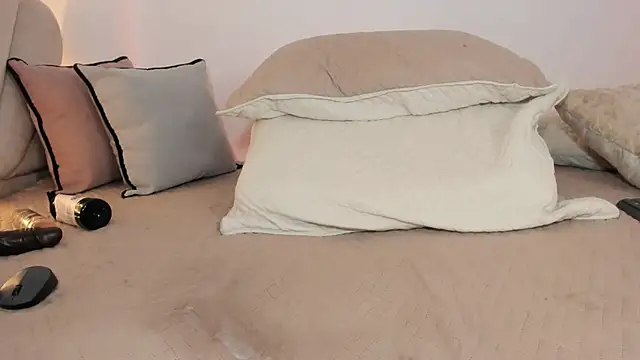 _luuciana_ - _luuciana_'s free webcam - UK Sex Cams