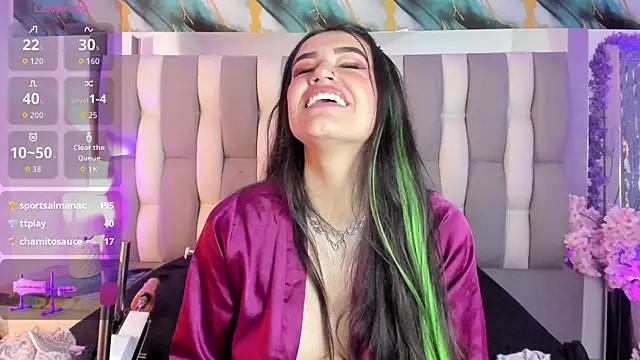 isadiiaz (F young) - SPANK ASS IN DOGGIE 😈🍑