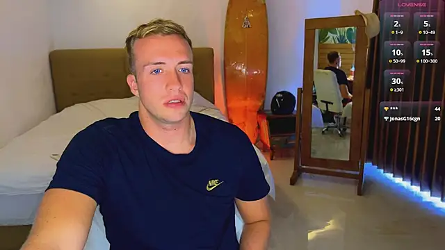 tommy_cumfinger (M young) - TAKE OFF T-SHIRT