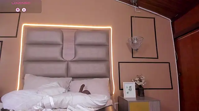 CAYLINCOLLINS webcam