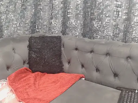 PrettyBoobsXX43 webcam