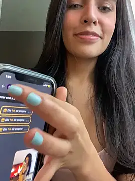 DaphneUwu live sex cam