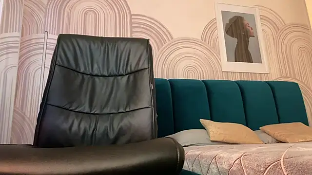 viviann_evans (F young) - Some ass tease with squeeze