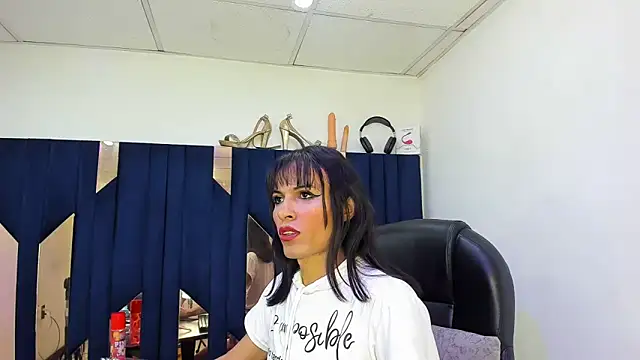 Aisha_hotts777 webcam