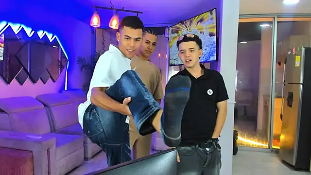 houseofwarrios - Houseofwarrios's free webcam - UK Sex Cams