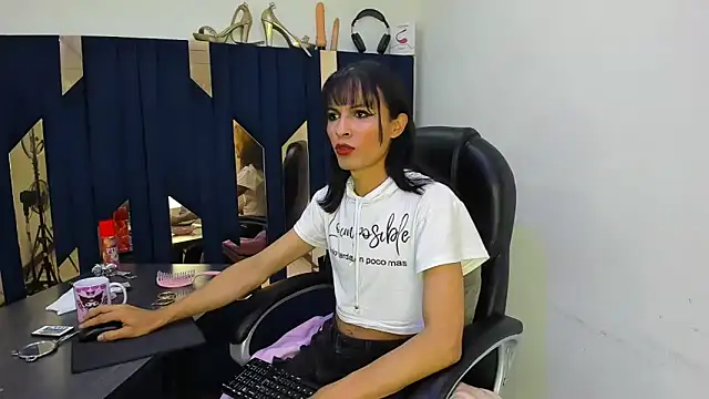 Aisha_hotts777 webcam