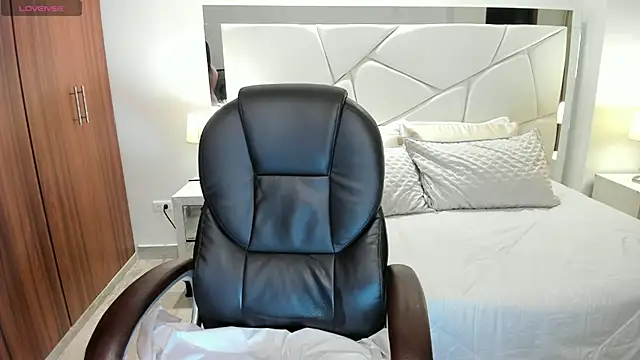 Natasha_Kiim_ webcam