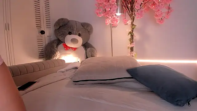 kitty_miaa (F young) - Panty  off + finger pussy