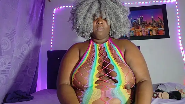 ebony_NeighborMoans webcam