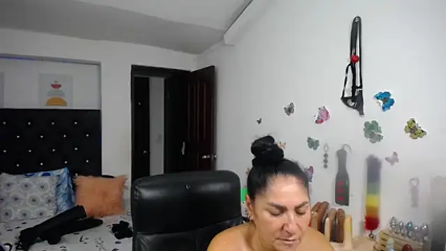 mature_bigboobs10 webcam