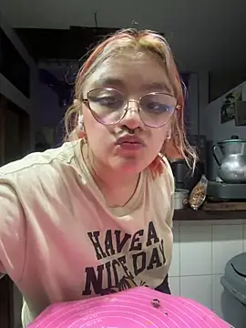 Sophia_Weest99 webcam