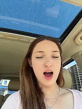 DollyTall's live cam