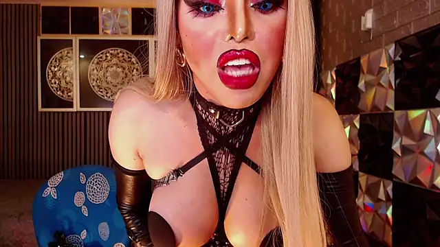 BigCockLatinaTS webcam