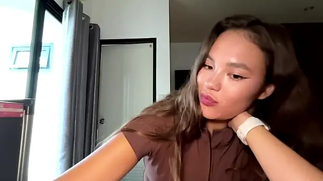 kamila_18_french webcam