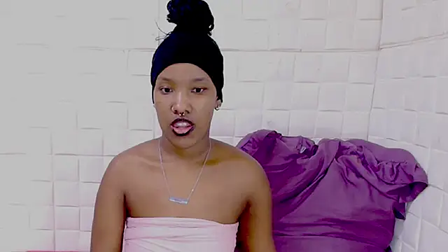 EroticSexyPrada webcam