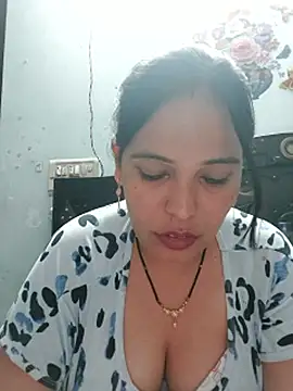 Poojabhabi101 webcam