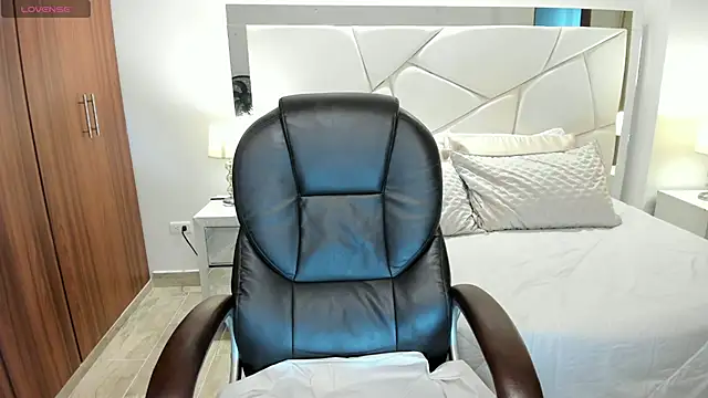 Natasha_Kiim_ webcam