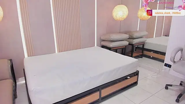 sabrina_shark_ webcam