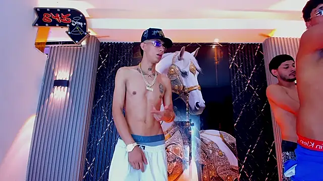 the_knights_of_the_night_ webcam