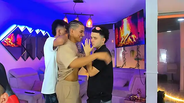 Houseofwarrios webcam