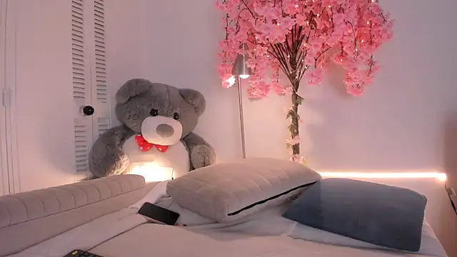 kitty_miaa (F young) - Panty  off + finger pussy