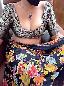 Webcam Model (Roja-Telugu777)  is live.Free join now!