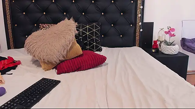 PreciousAillyn webcam